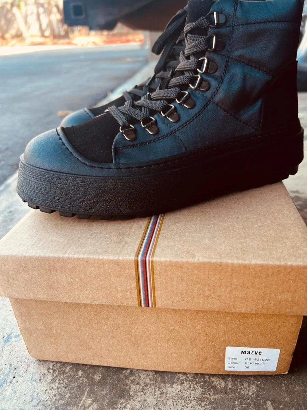 Mauve Black Platform Lace-Up Hiker Boots - Picture 4 of 4